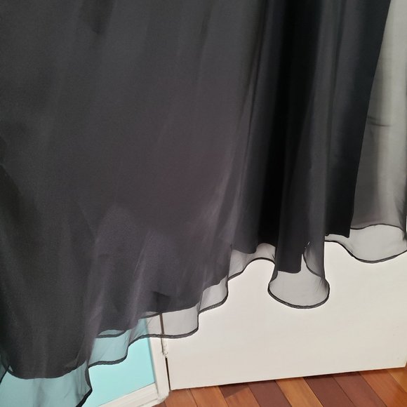 Black floor length formal skirt, size 10 - Picture 3 of 4